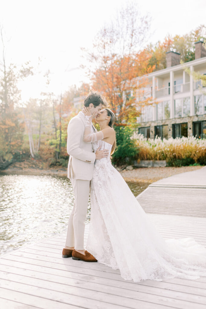 Fall wedding at Manoir Hovey in North Hatley